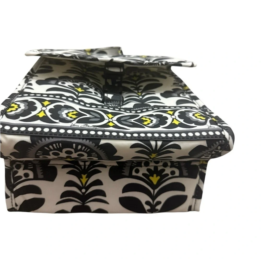 Vera Bradly Stylish Black and Yellow Patterned Lunch Bag. Brand new